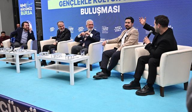 Başkan Aktaş, Bursa Kütüphanesi'nde Gençlerle Muhabbet Etti