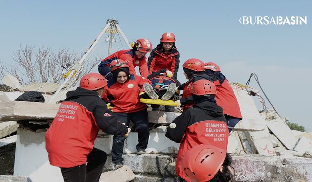 Osmangazi Belediyesi'ndeki Kadınlar, Enkazdan Kurtarma Görevinde