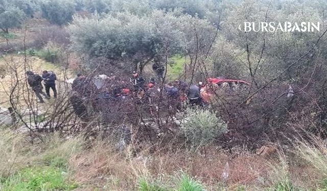 Bursa'da Otomobil Şarampole Yuvarlandı: 3 Yaralı Hastaneye Kaldırıldı