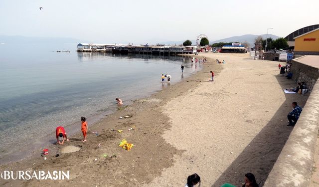 Bursa'da Aileler, Mudanya Sahillerine Akın Etti