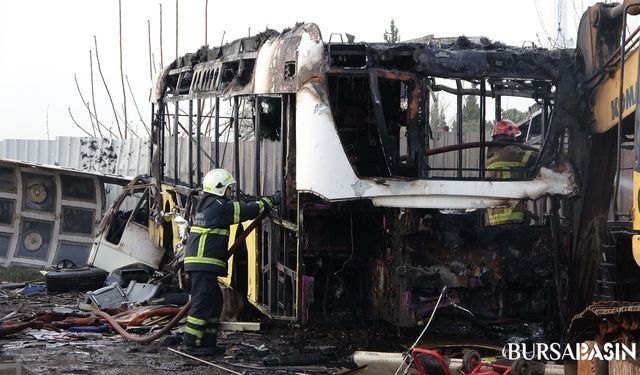 Bursa'daki Yangında 6 Otobüs Alev Aldı