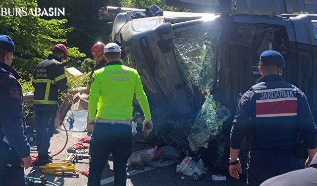 İnegöl'de Meydana Gelen Tır Kazasında Sürücü Hayatını Kaybetti