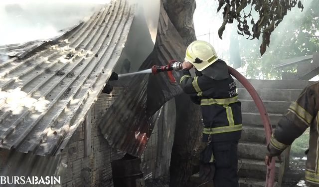 Osmangazi'de Ahır Yangını Hızla Söndürüldü