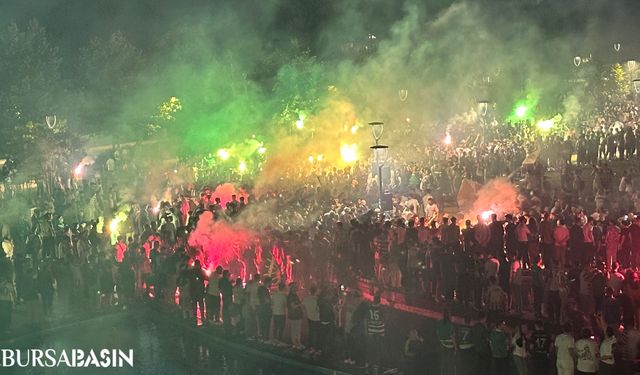 Bursaspor Taraftarları, Atatürk Stadı'nda Takımlarını Destekledi