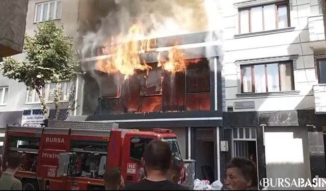 Bursa'da İşyeri Yangını İtfaiye Tarafından Söndürüldü