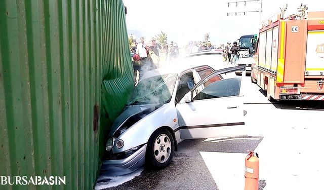 İnegöl'de Tır Otomobilin Üzerine Devrildi, Mucize Kurtuluş