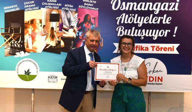 Osmangazi'de Çocuk Drama Atölyesi kurslarında sertifika sevinci