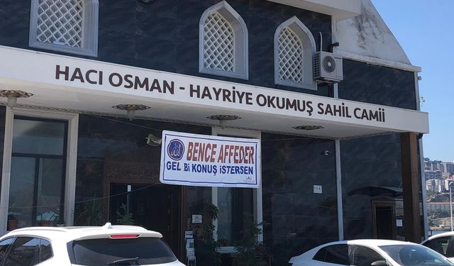 Gemlik'teki Sahil Camii Afişi Büyük İlgi Gördü