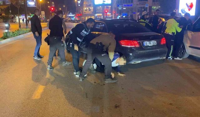 Polisleri Sürükleyerek Kaçan Alkollü Sürücü Tutuklandı