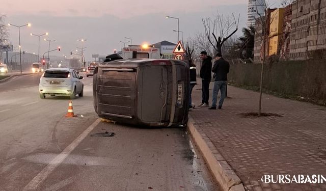 İnegöl’de Trafik Kazası: Hafif Ticari Araç Otomobile Çarpıp Devrildi