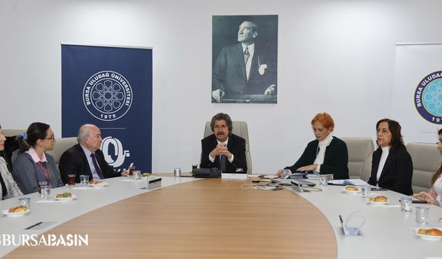BUÜ’den Akademisyenlere Başarı Belgesi