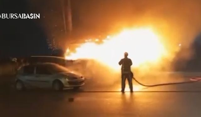 Osmangazi’de Seyyar Kokoreç Aracı Alevlere Teslim Oldu