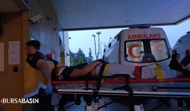 İnegöl’de Otomobile Çarpan Motosiklette 2 Kişi Yaralandı