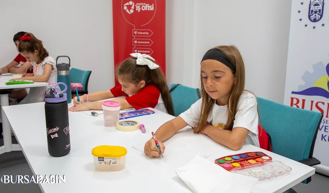 Çocuklar Sulu Boya Atölyesinde Hayallerini Resmetti