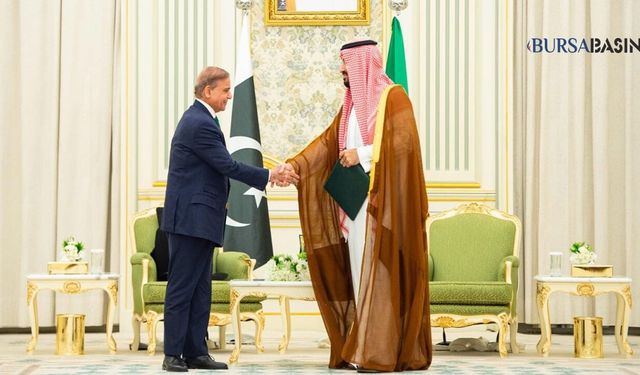 Pakistan ve Suudi Arabistan’dan Savunma Anlaşması