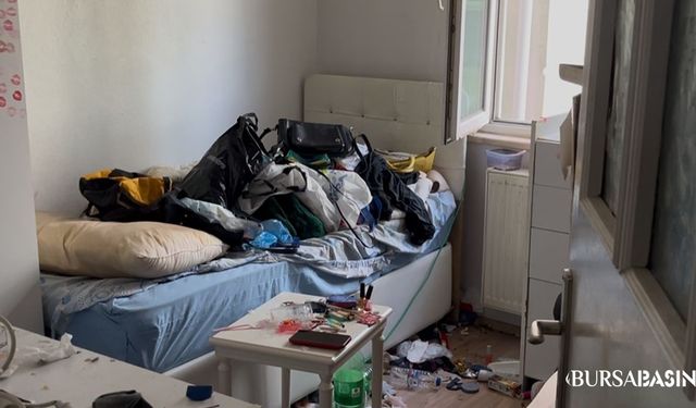 Nilüfer’de Çöp Evden 2 Kamyon Dolusu Atık Çıkarıldı