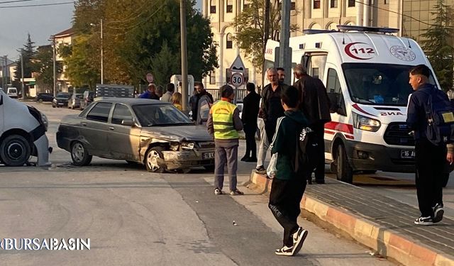 İnegöl’de Servis Minibüsüyle Otomobil Çarpıştı: 1 Yaralı