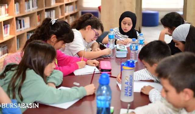 Minik Yazarlar Hayal Gücüyle Hikayelerini Yazıyor