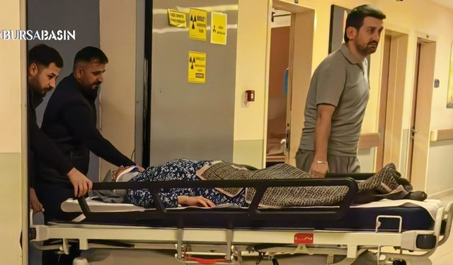 İnegöl’de Otomobil Bariyerlere Çarptı: 2 Yaralı