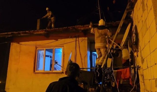 Bursa’da Baca Yangını Mahalleliyi Sokağa Döktü