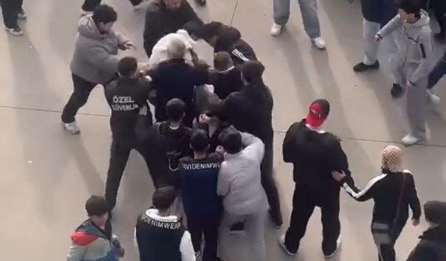 Bursa Korupark’ta Gençler Ortalığı Karıştırdı