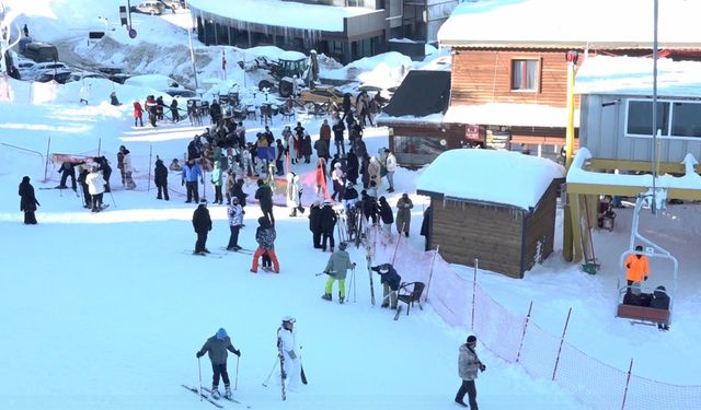 Uludağ’da Sömestr Cümbüşü: Pistler Doldu Taştı