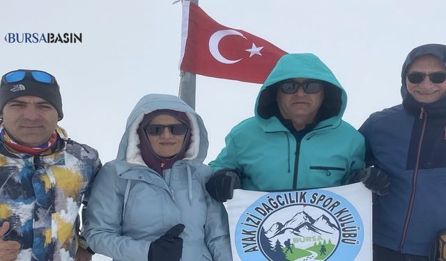 Uludağ Zirvesinde Bayrak Nöbeti