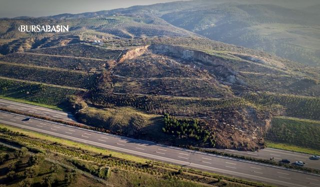 İstanbul-İzmir Otoyolu’nda Dev Heyelan: Ulaşım Felç