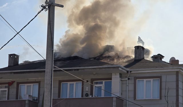 İnegöl’de Apartman Çatısında Yangın
