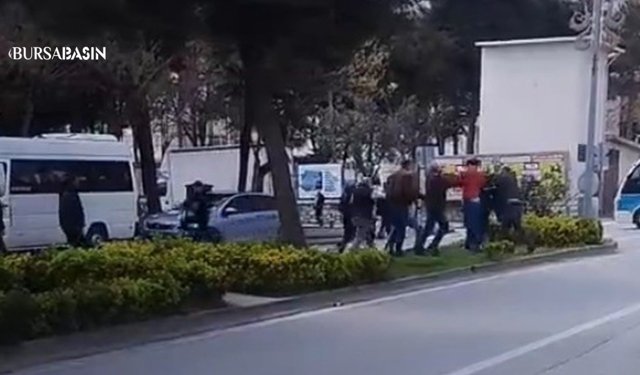 Bursa’da Park Kavgası Büyüdü! Tekme Tokat Müdahale