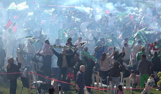 Bursaspor Şampiyonluğu Meydanlarda Kutlandı