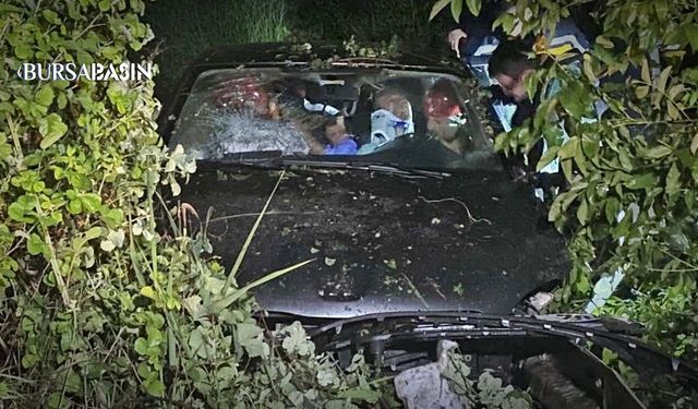 İnegöl’de Otomobil Tarlaya Uçtu: 4 Yaralı