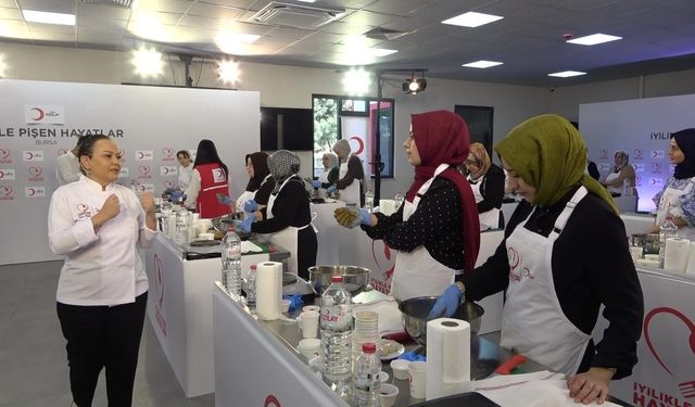 Kızılay’dan Kadınlara Umut Olan Aşçılık Atölyesi