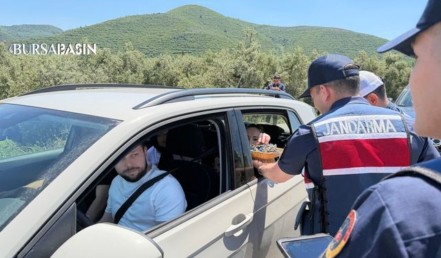 Bursa’da Jandarmadan Bayram Yolunda Çikolatalı Denetim