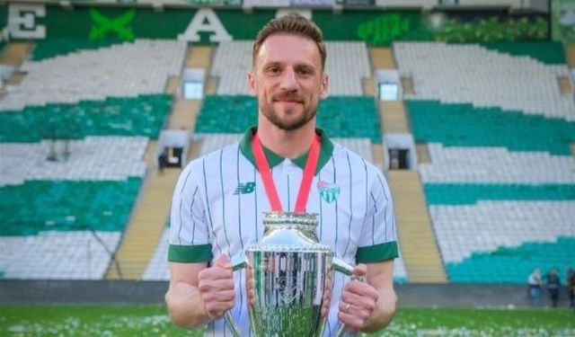 Bursaspor'da Anıl Atağ ile sözleşme yenilendi