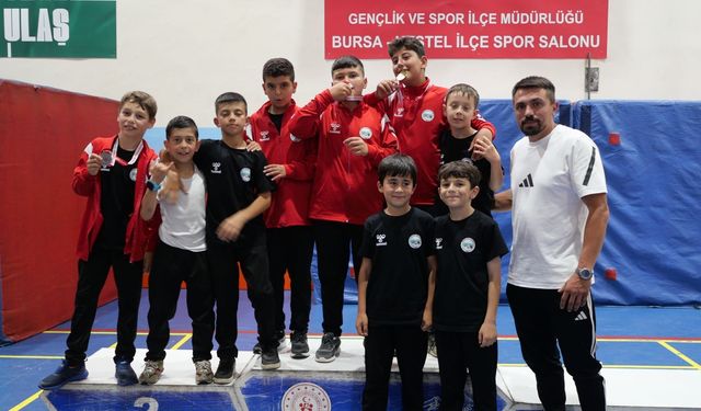 Kelesli Genç Güreşçilerden Büyük Başarı
