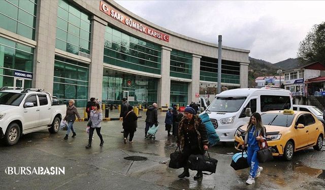 Sarp Sınır Kapısı’nda Bayram Yoğunluğu