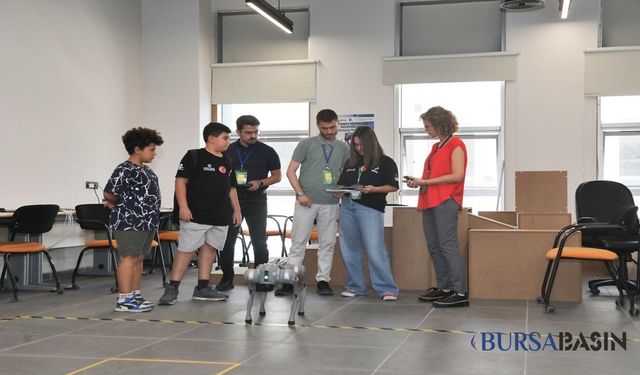 BTÜ'de öğrenciler robotlarla geleceğe adım attı