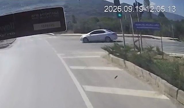 Gemlik’te faciadan dönüldü! Kaza kamerada
