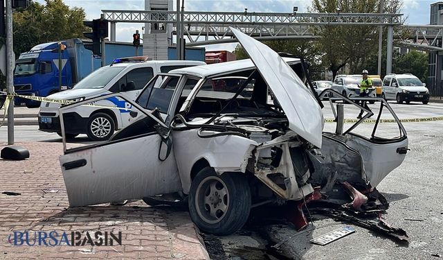 Konya'da iki otomobil çarpıştı: 3'ü ağır 4 yaralı