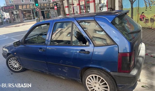 İnegöl'de otomobille çarpışan motosiklet devrildi
