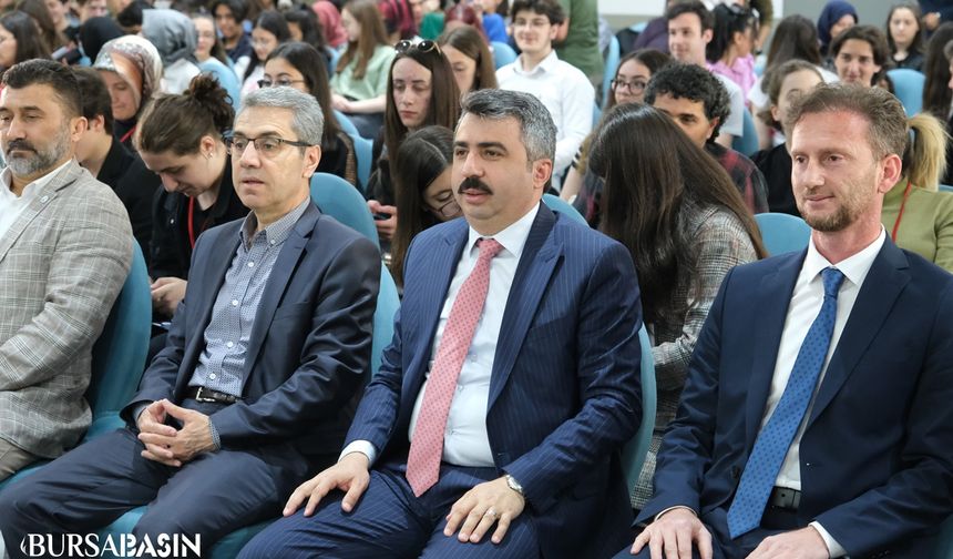 Bursa’da Lise Öğrencilerinden Sosyal Bilimler Sempozyumu