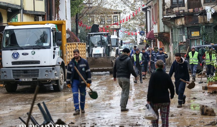 Mudanya'da Şiddetli Yağışın Yarattığı Felakette Mahsur Kalan 16 Kişi Kurtarıldı