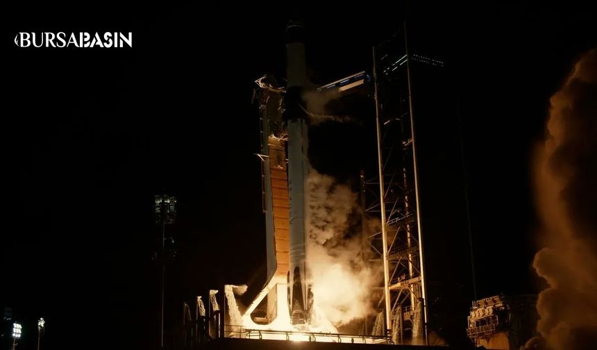 SpaceX'in Dragon Uzay Aracı, Başarılı Falcon-9 Fırlatmasıyla Yola Çıktı