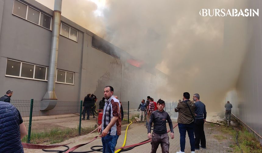 İnegöl'deki Sandalye Fabrikası Yangını Söndürüldü