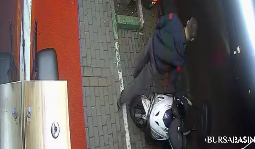 Market Çıkışında Motosiklet Çarpması Kamerada