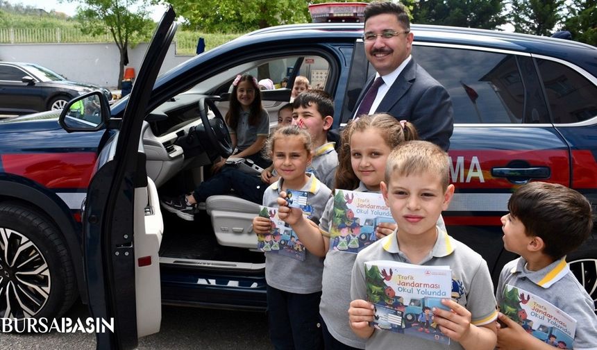 Kaymakam Terzi’den Miniklere Trafik Dersi Sürprizi