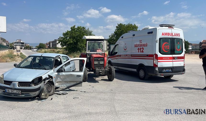 İnegöl’de Traktör İle Otomobil Çarpıştı: 1 Yaralı