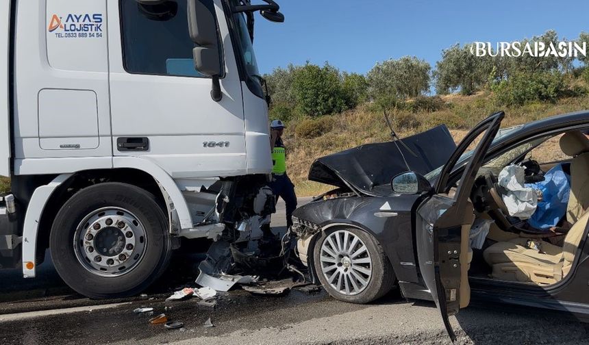 İznik’te otomobil ile tır çarpıştı: 1 ölü, 2 ağır yaralı