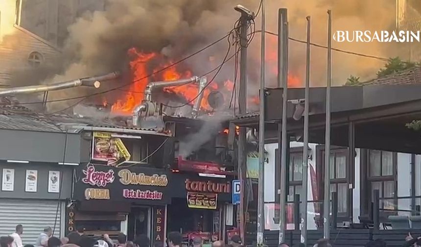 Setbaşı’nda Dönercide Yangın: 5 İş Yeri Zarar Gördü